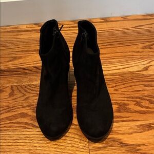 Elegant Black Women's Ankle Boots old navy size 8